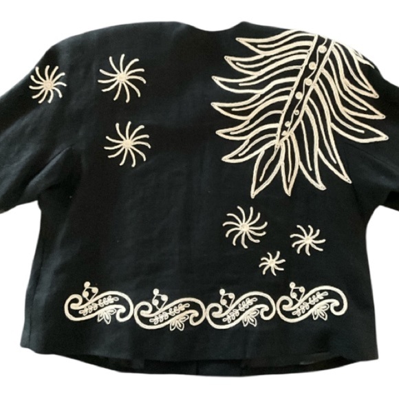 4/$20 Ellen Tracy Petite Embroidered Jacket Black White Open Front - Size 4 - Picture 4 of 7